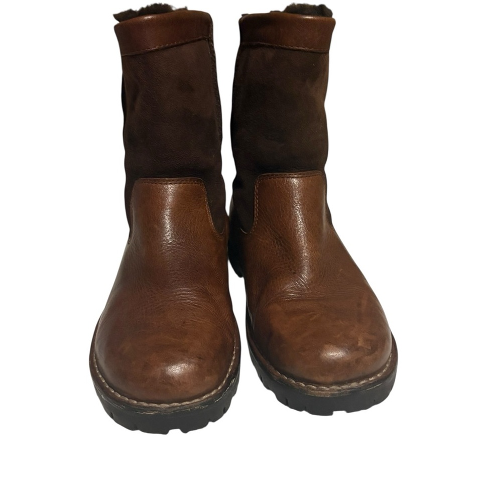 UGG #5143 brown leather suede lined-sheepskin winter boots men  size 8